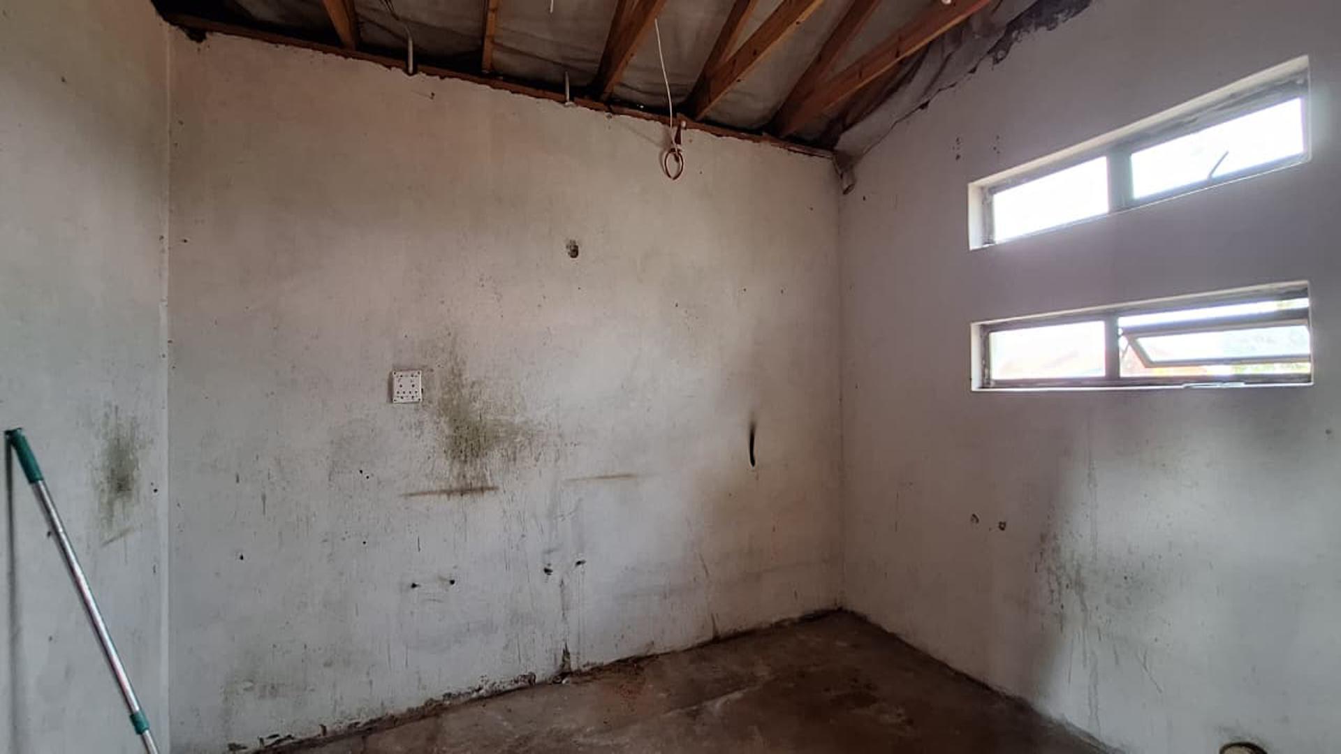 Spaces - 72 square meters of property in Meyerton