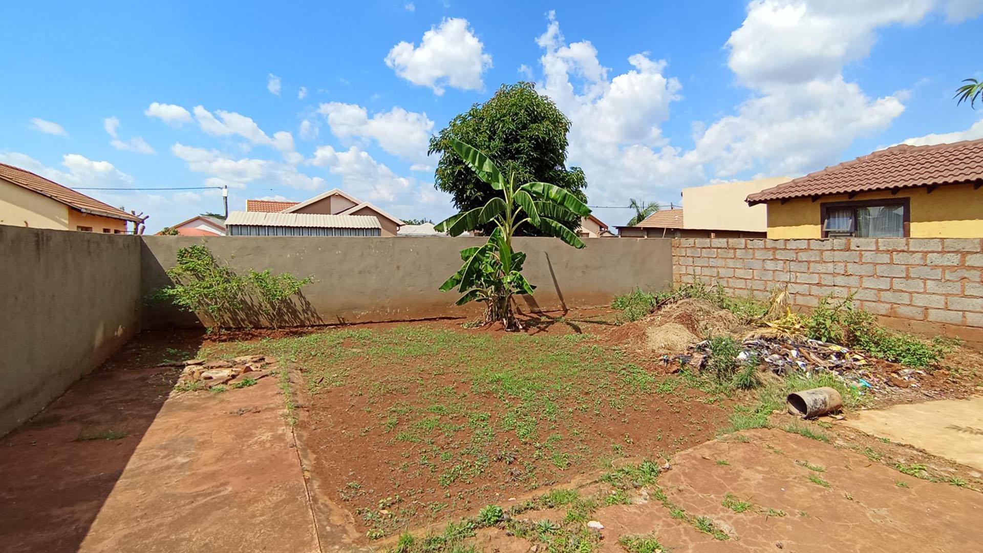 Garden of property in Soshanguve East