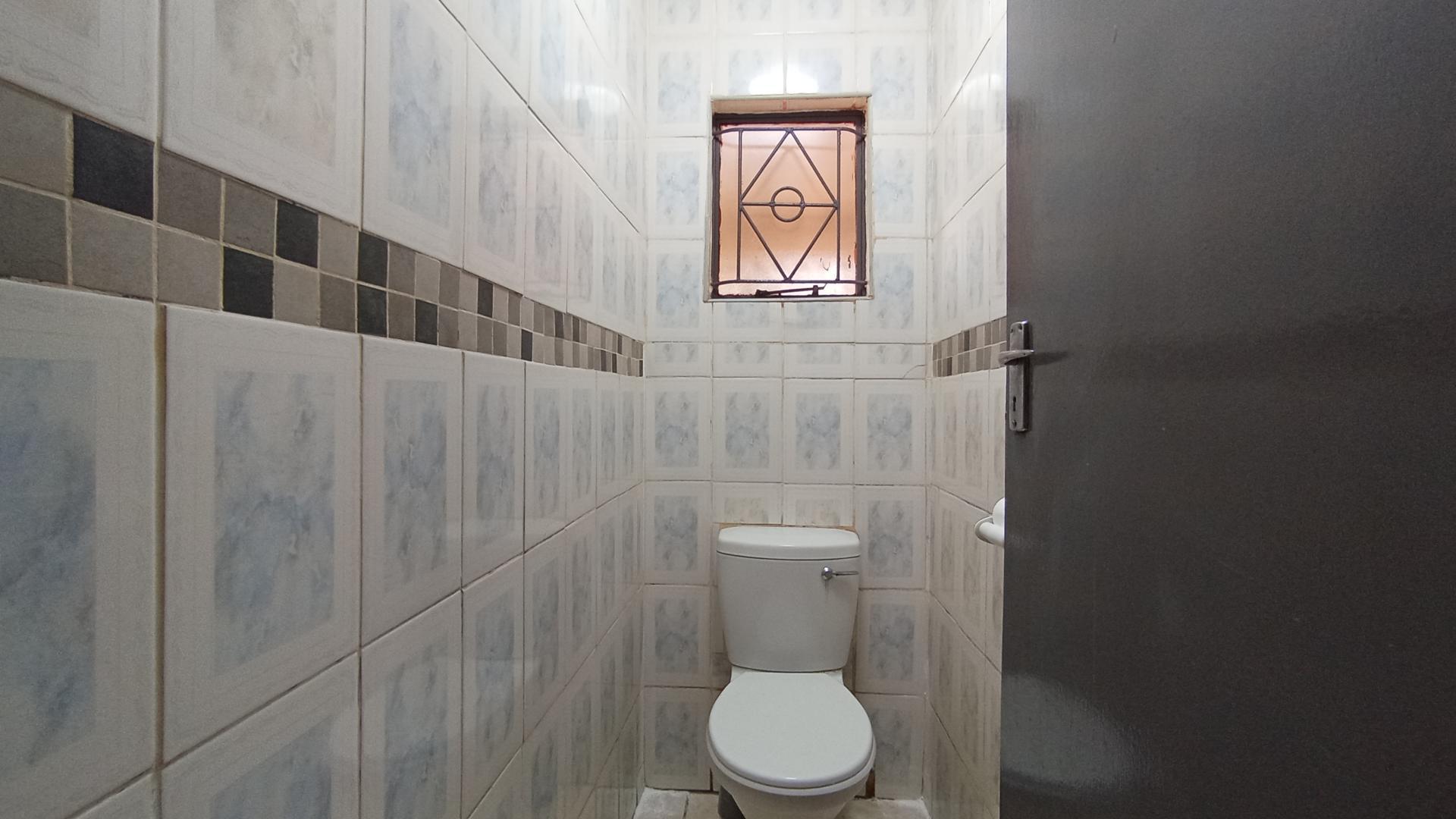 Bathroom 1 - 6 square meters of property in Soshanguve East