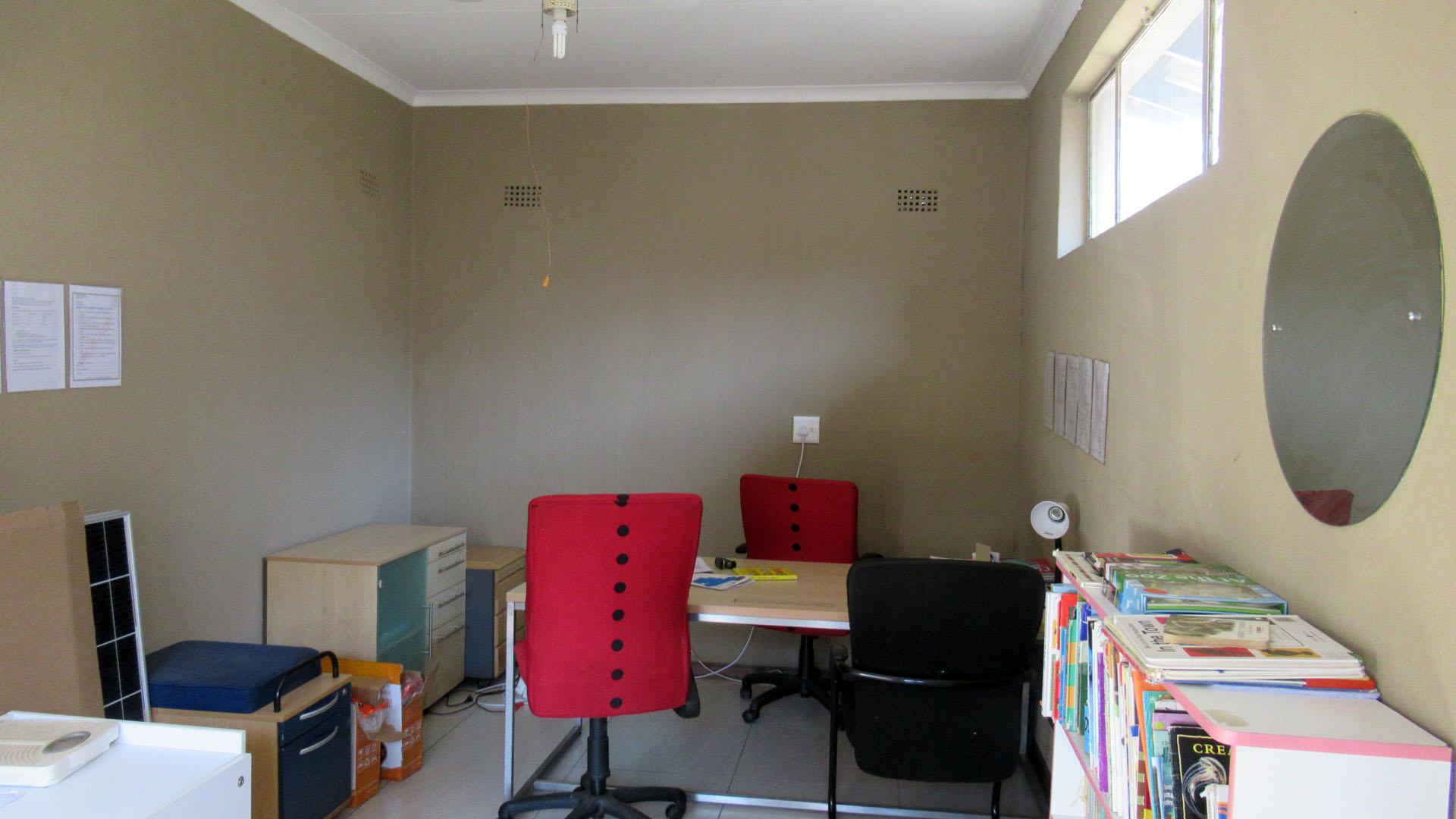 Study - 22 square meters of property in Vorna Valley