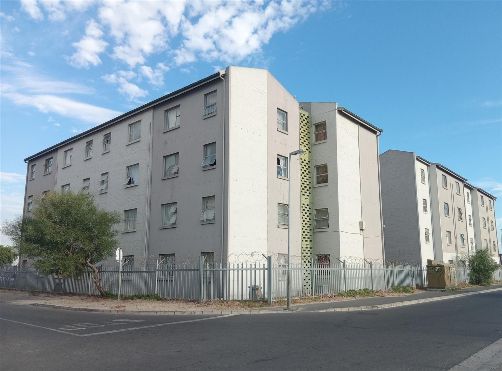 Front View of property in Scottsdene