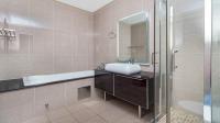 Main Bathroom - 12 square meters of property in Carlswald