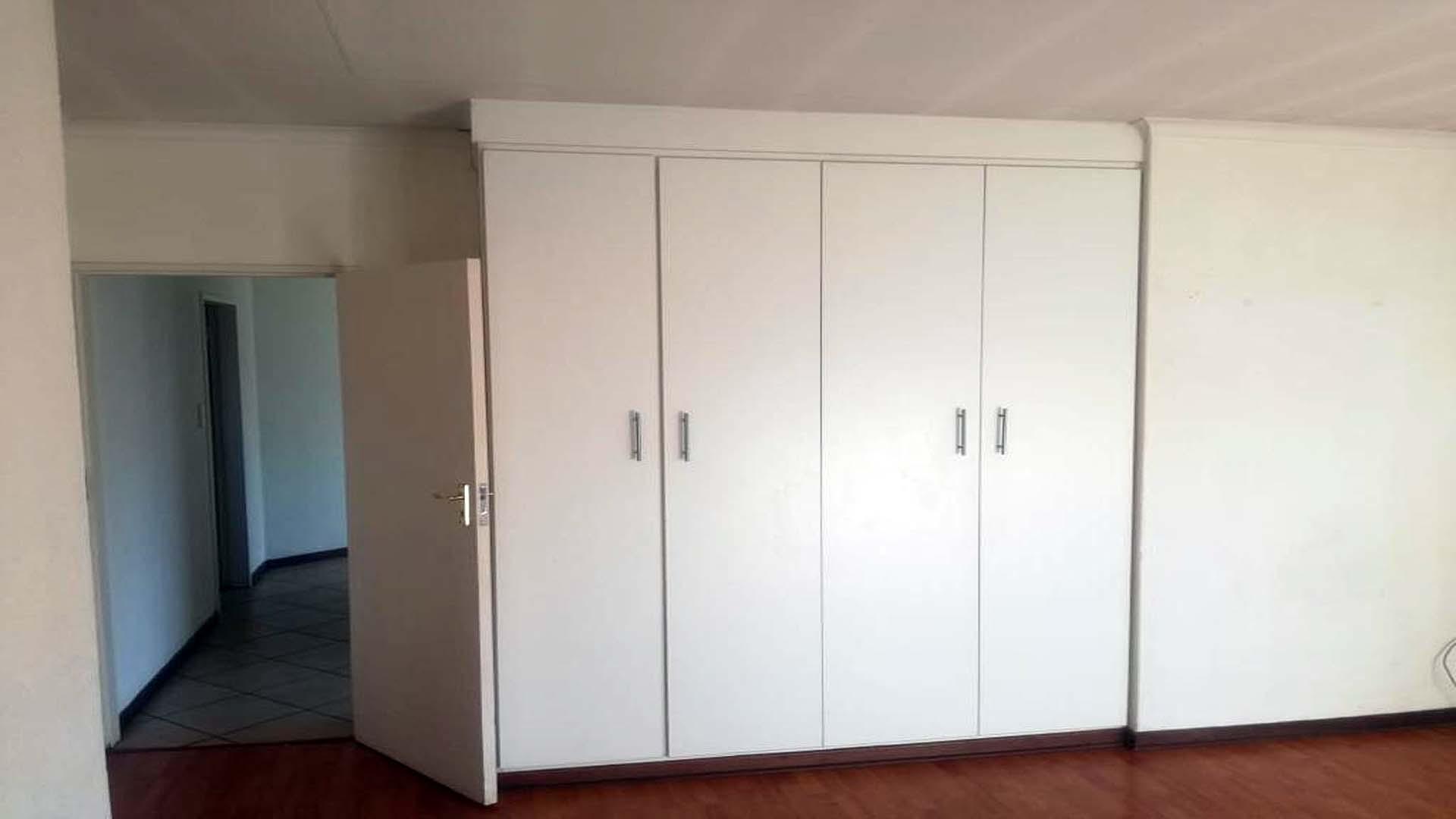 Main Bedroom of property in Aerorand