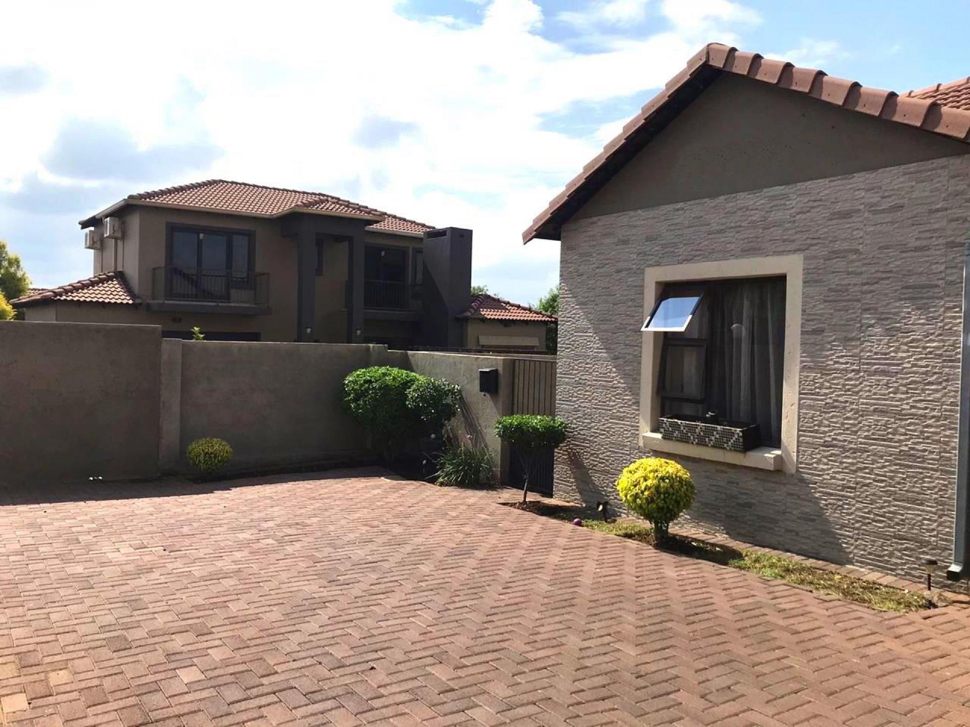 3 Bedroom House for Sale and to Rent For Sale in Thatchfield Hills