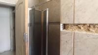 Bathroom 1 - 9 square meters of property in Paarlshoop