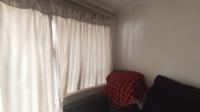 Lounges - 34 square meters of property in Paarlshoop