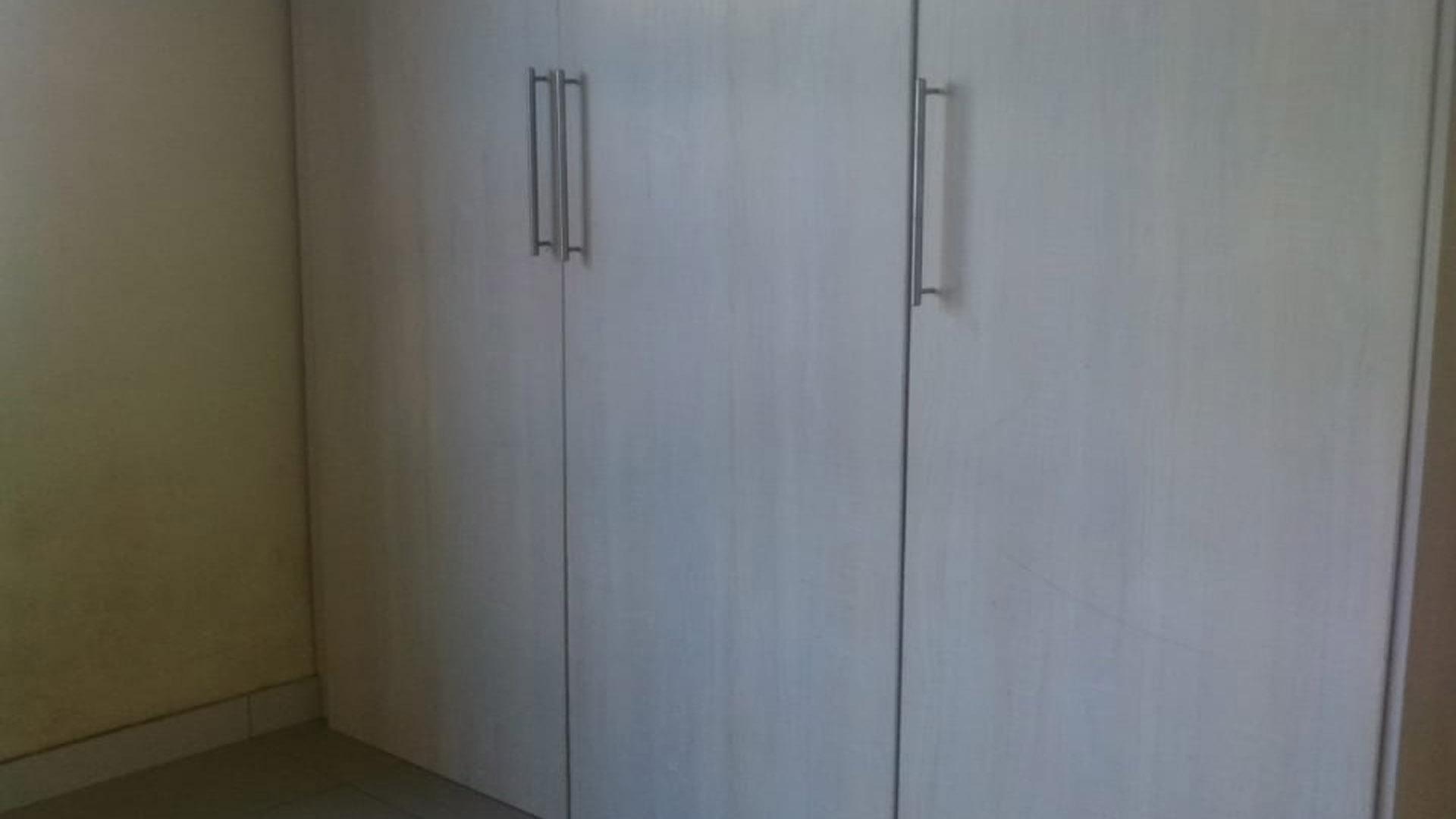 Bed Room 1 of property in Ermelo