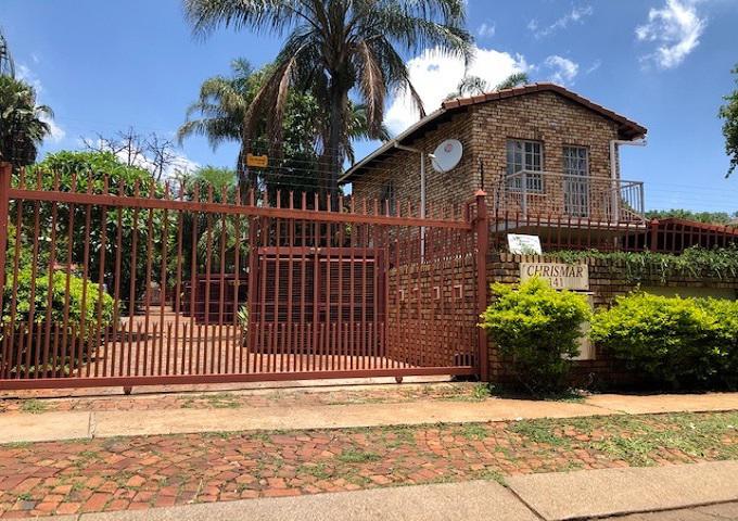 FNB SIE Sale In Execution 2 Bedroom Sectional Title for Sale in Capital Park - MR380436