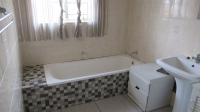 Bathroom 1 - 7 square meters of property in Crystal Park