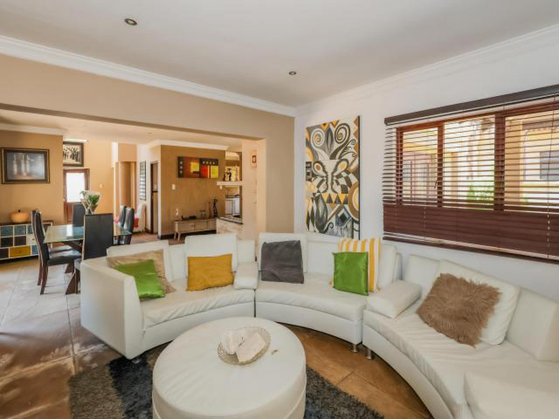 Lounges of property in Hartbeespoort