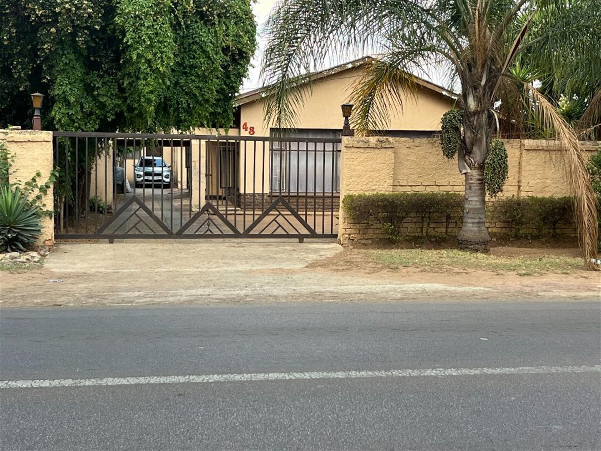 Front View of property in Jan Niemand Park
