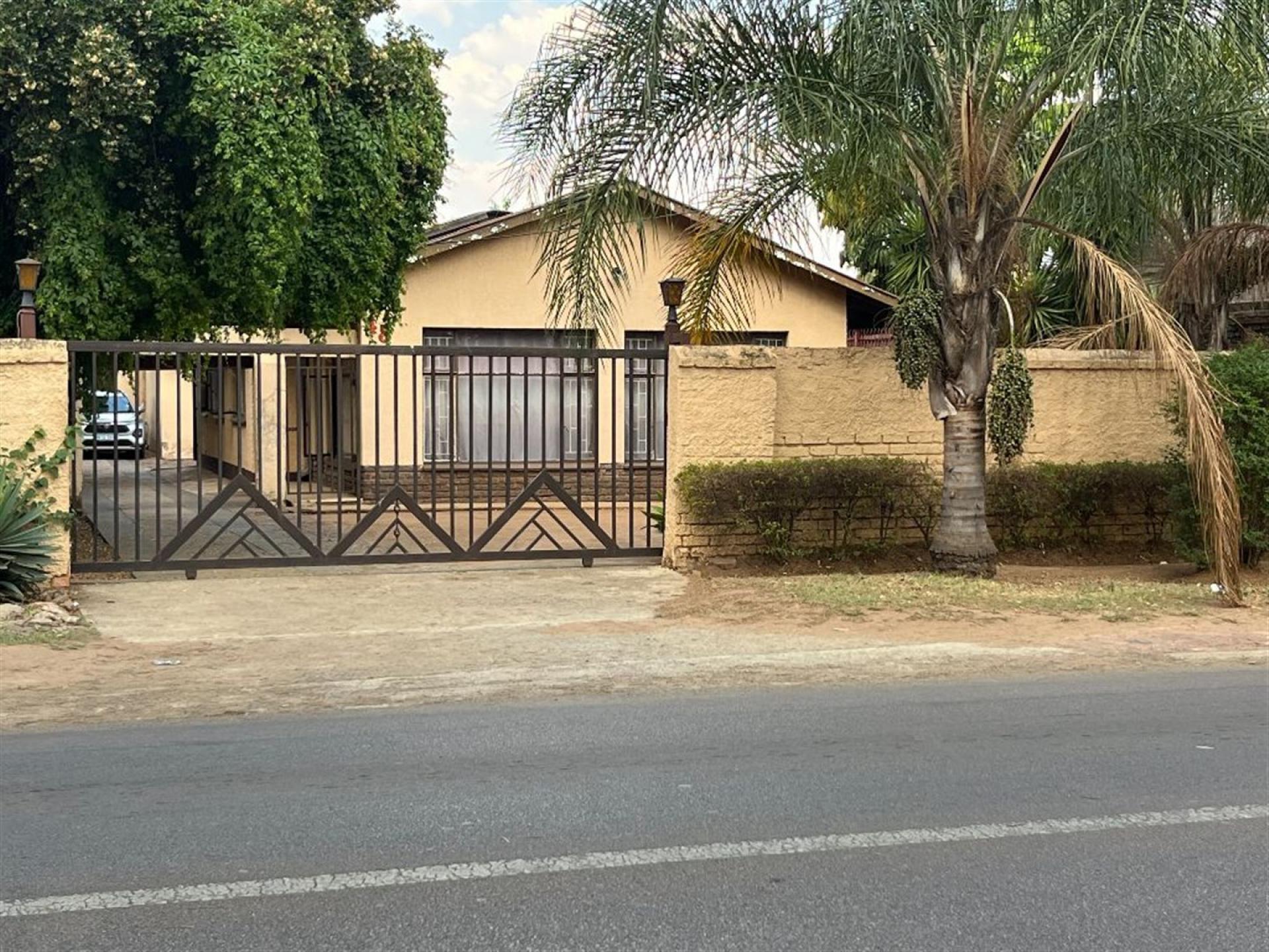 Front View of property in Jan Niemand Park
