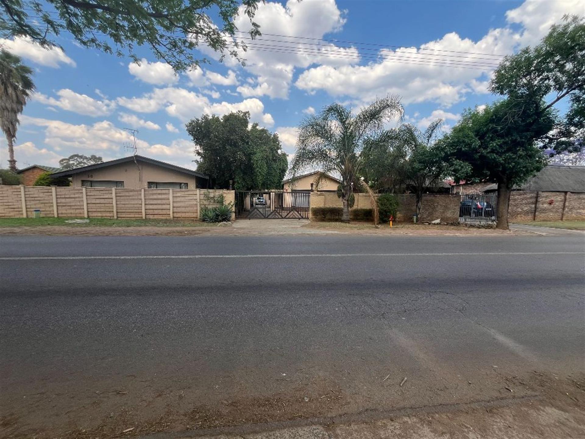 Front View of property in Jan Niemand Park