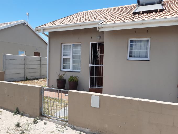 2 Bedroom House to Rent in Pelikan Park Property to rent