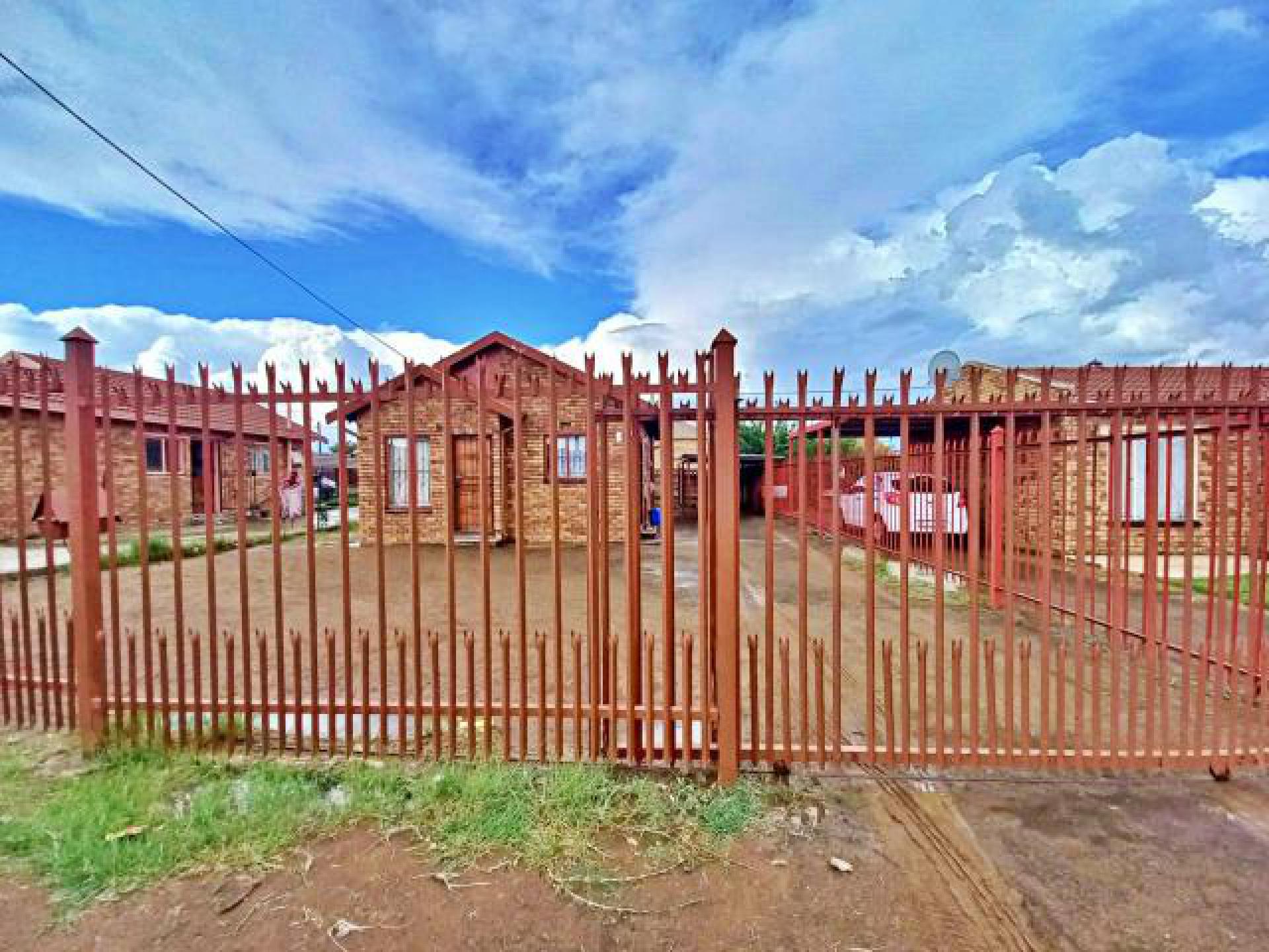 Front View of property in Blomanda