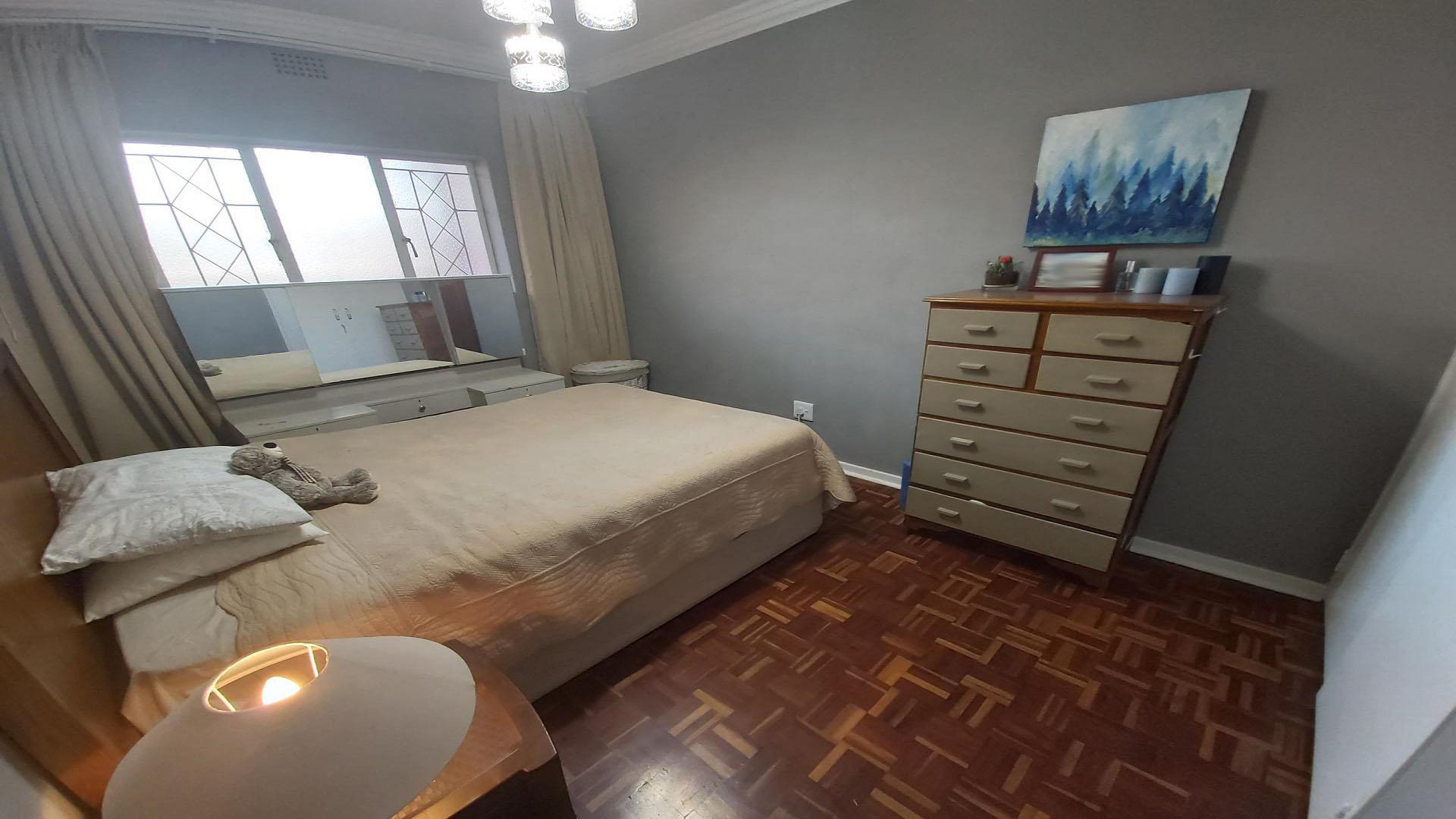 Bed Room 1 - 14 square meters of property in Ferndale - JHB