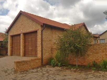 3 Bedroom Simplex for Sale For Sale in Ruimsig - Private Sale - MR38293