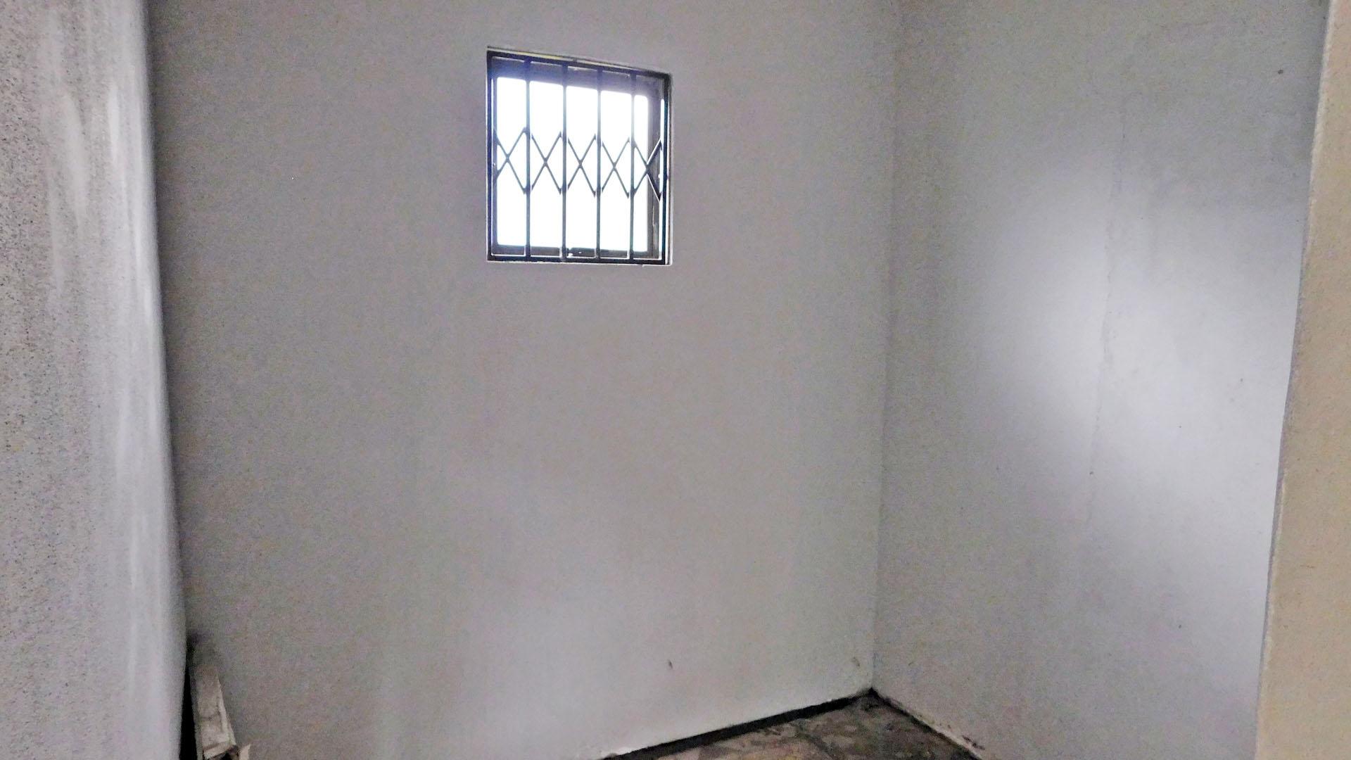 Rooms - 6 square meters of property in KwaMsane