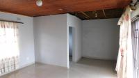 Main Bedroom - 27 square meters of property in KwaMsane