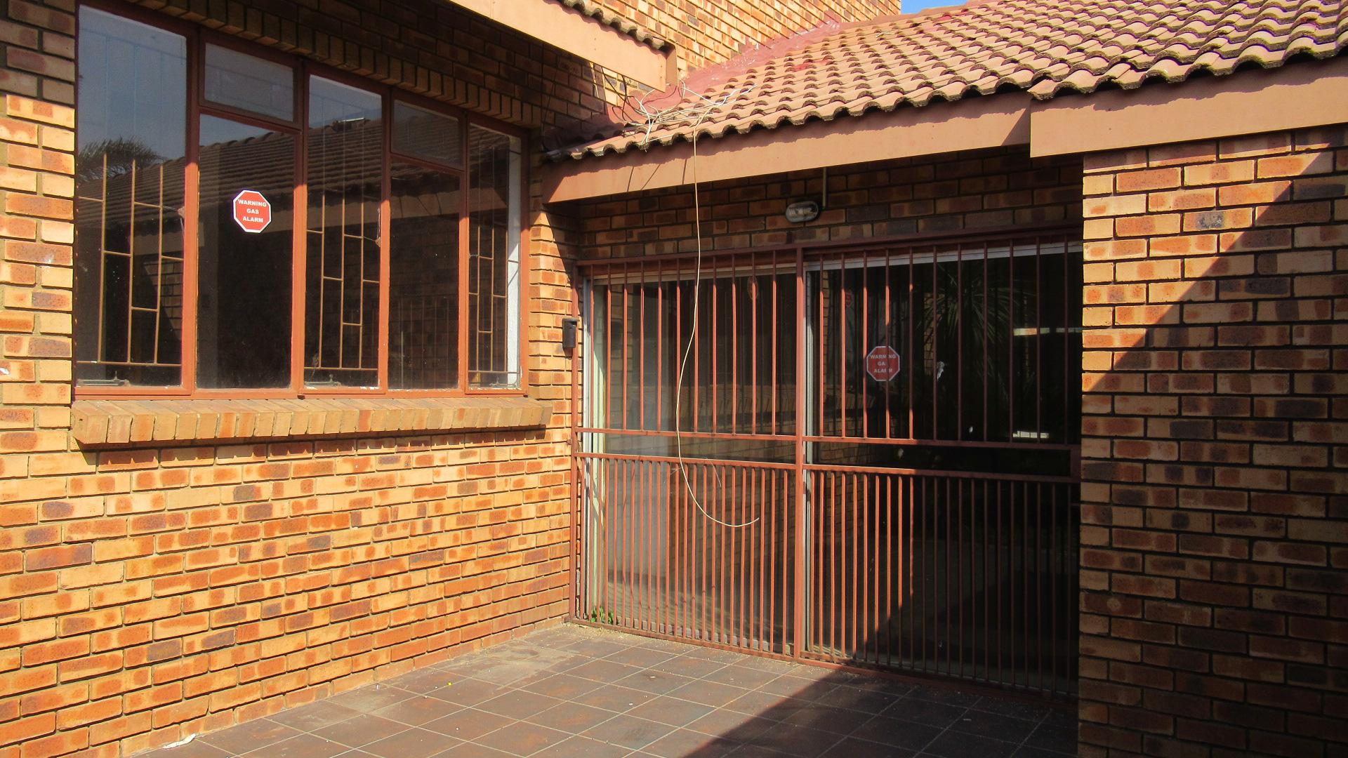 Backyard of property in Reyno Ridge