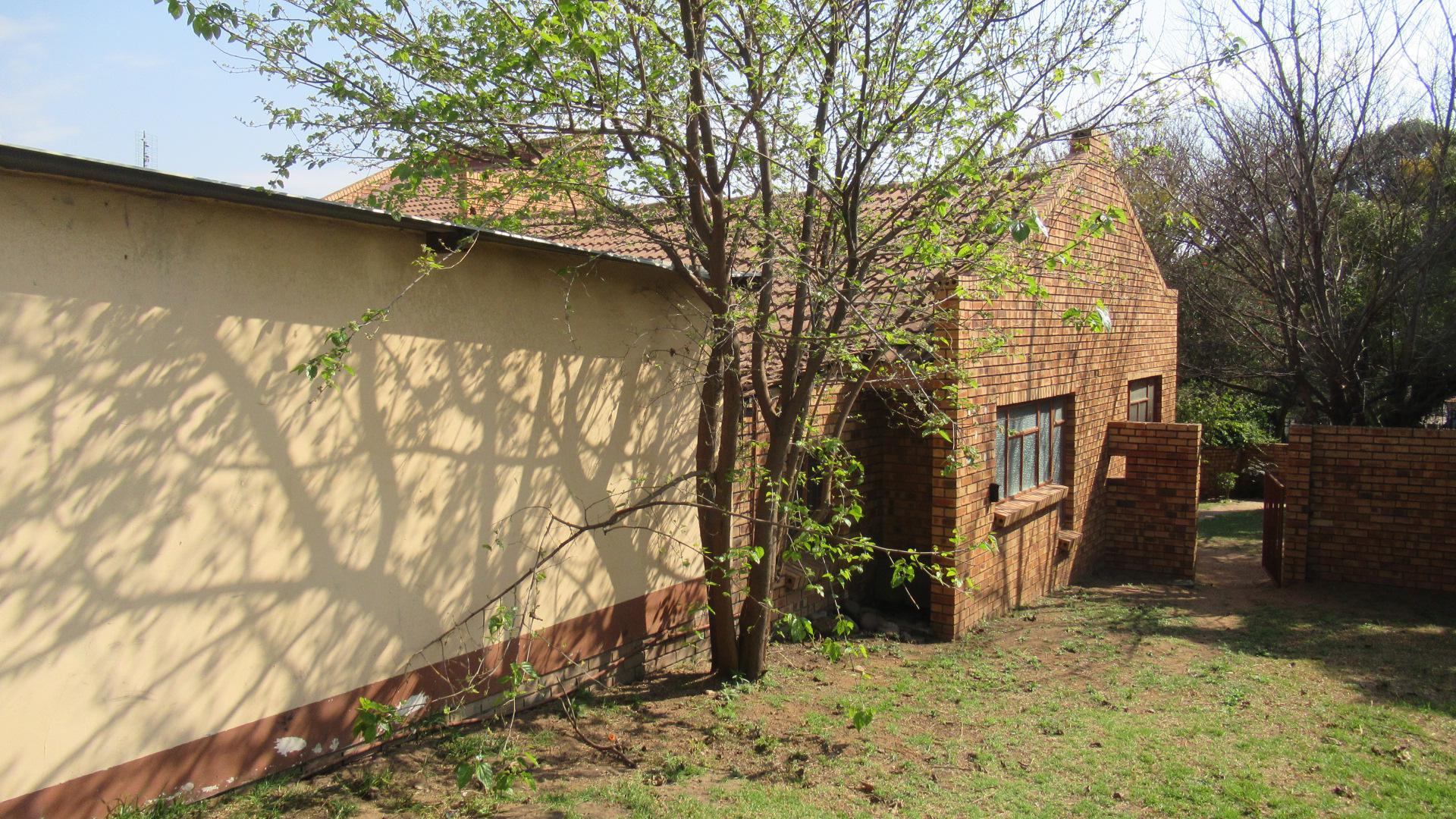 Backyard of property in Reyno Ridge