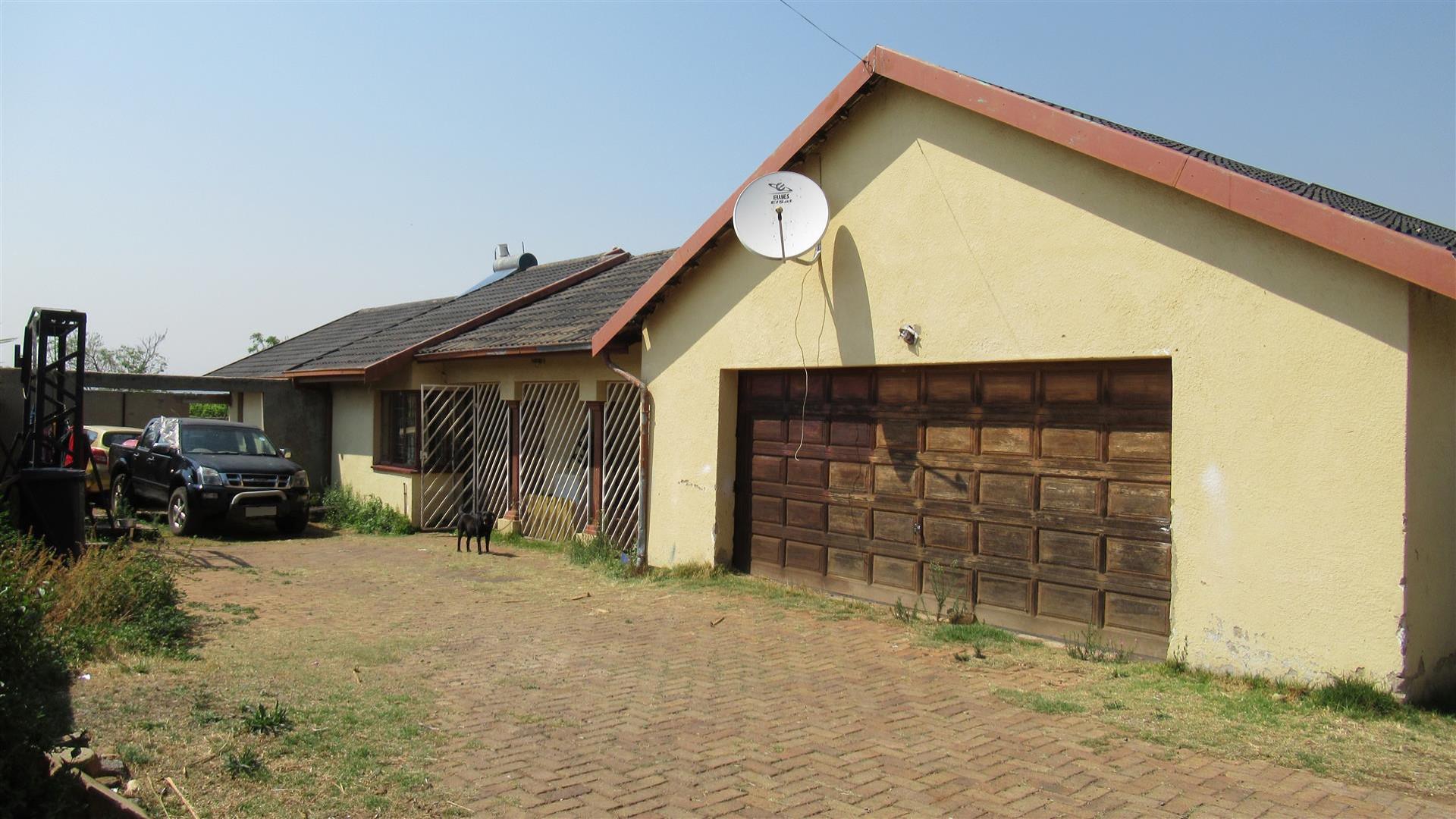 Front View of property in Lenasia South