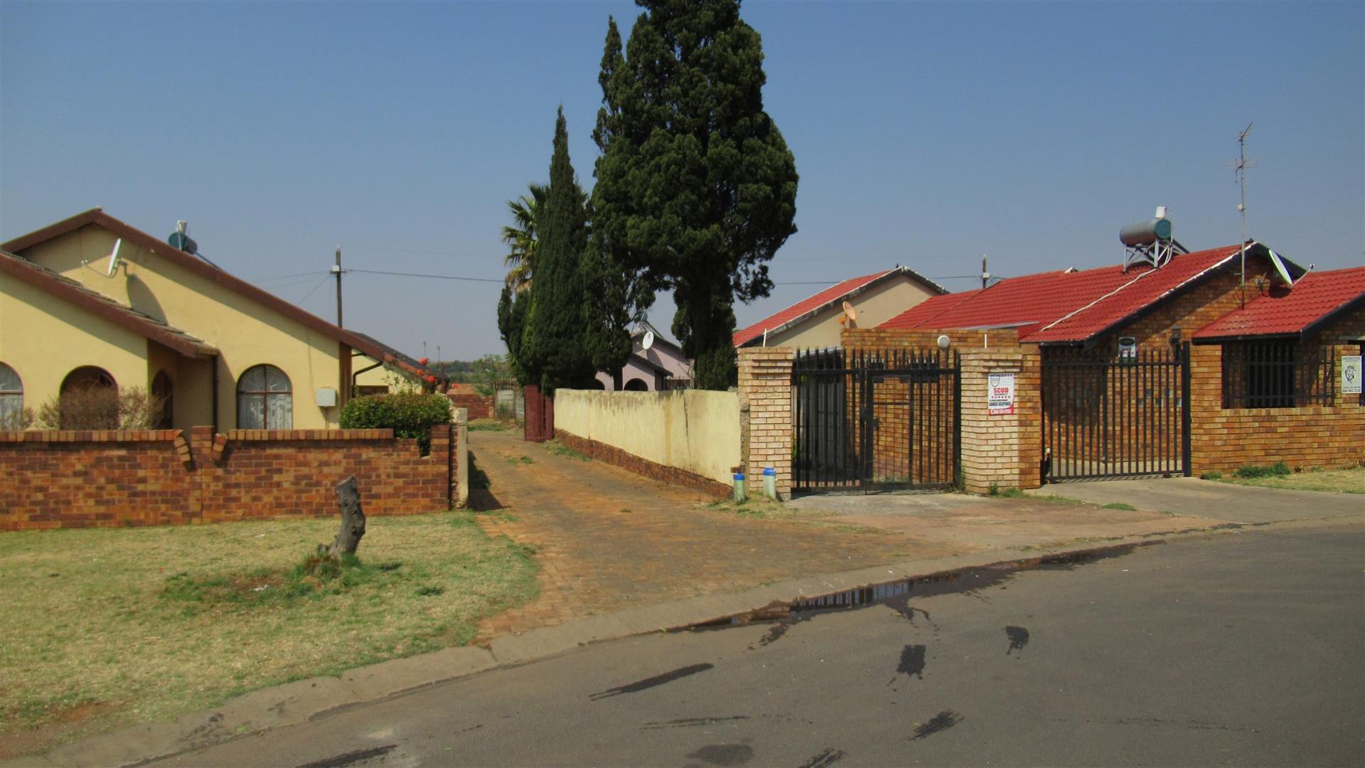 Front View of property in Lenasia South