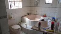 Main Bathroom - 11 square meters of property in Lenasia South