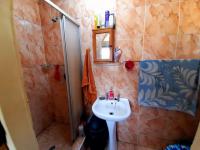 Bathroom 1 - 5 square meters of property in Lincoln Meade