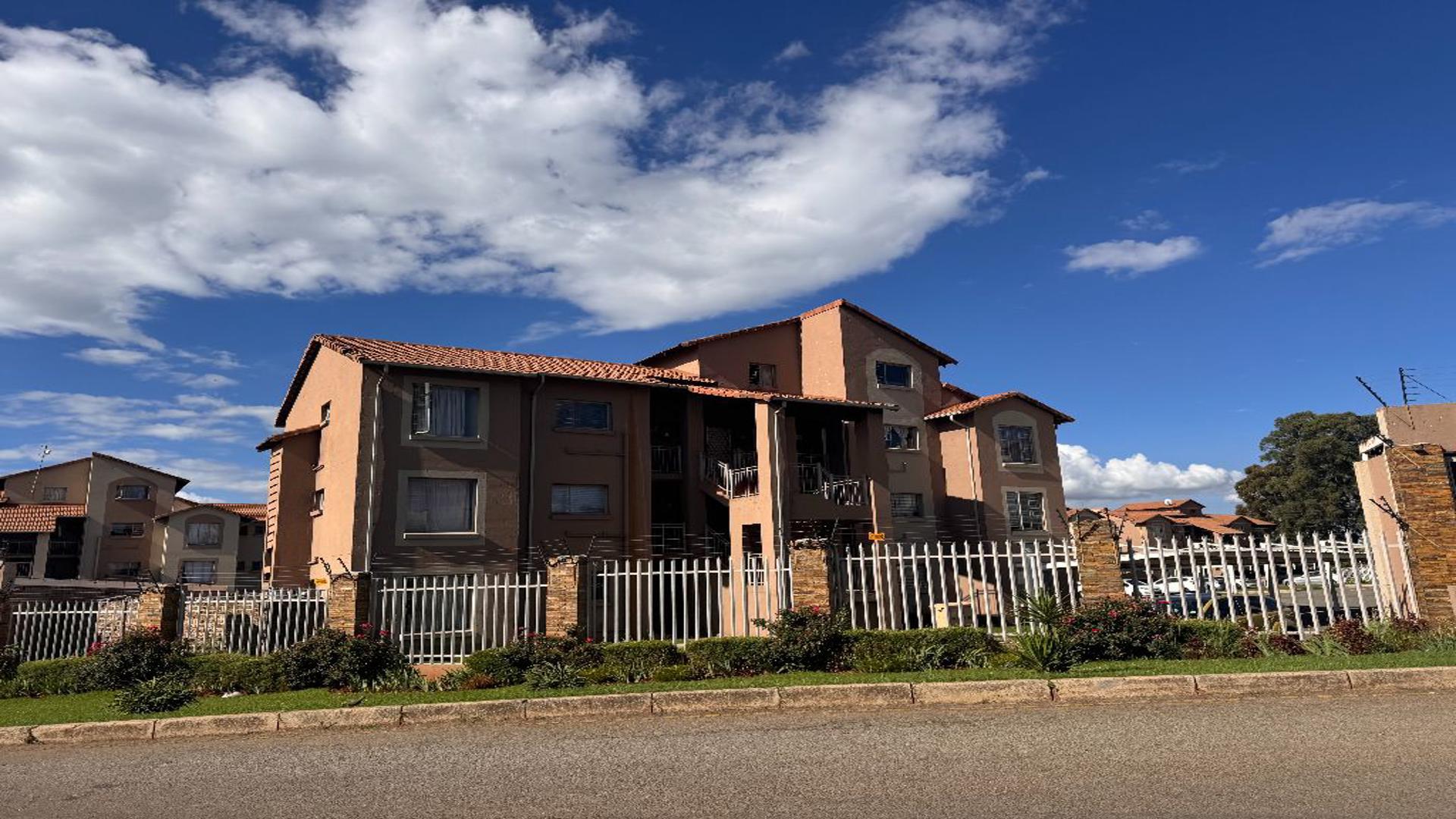 Front View of property in Kleinfontein