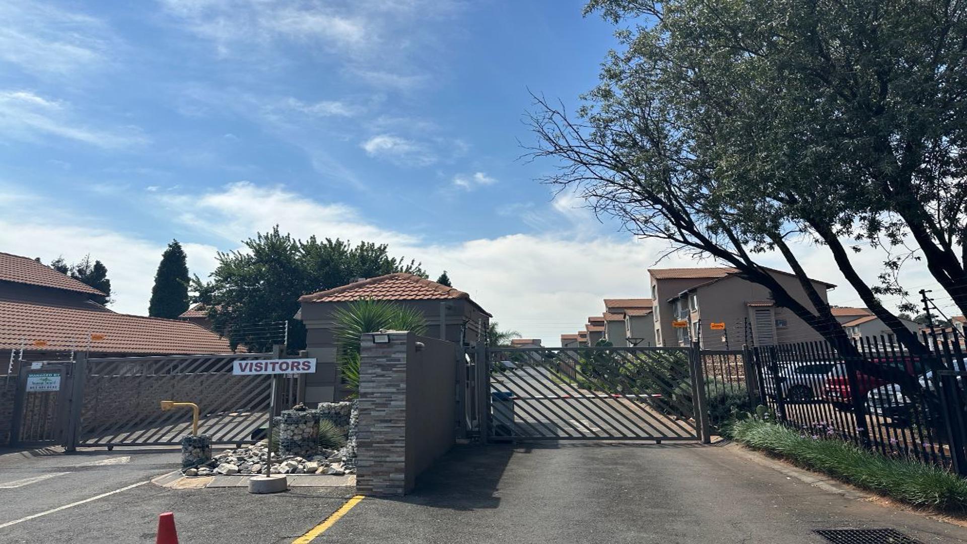 Front View of property in Kleinfontein