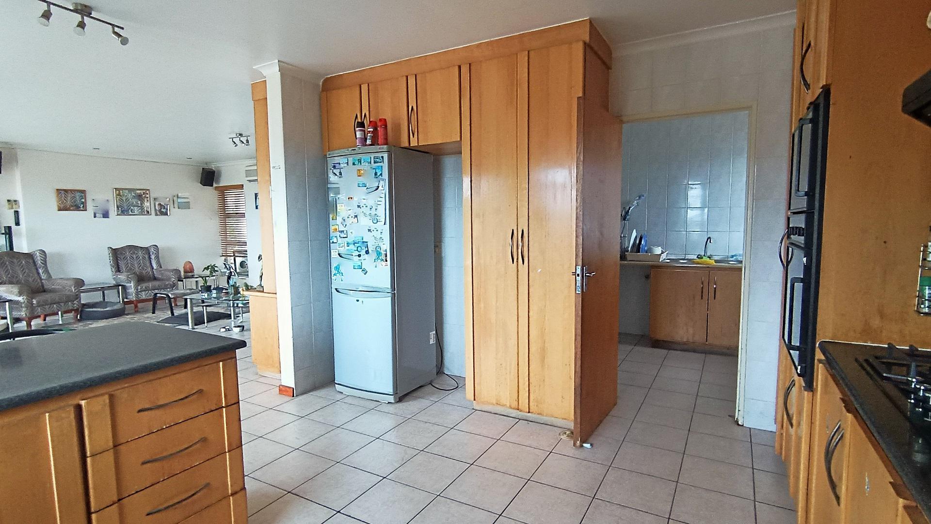 Kitchen - 15 square meters of property in Proteavallei