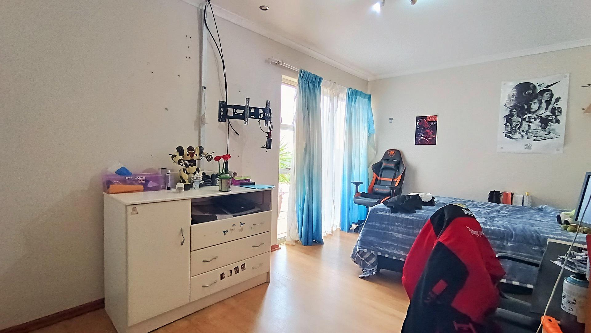 Bed Room 3 - 14 square meters of property in Proteavallei