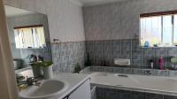 Bathroom 1 of property in Proteavallei