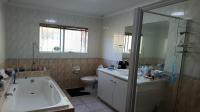 Bathroom 2 of property in Proteavallei