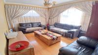 Lounges - 16 square meters of property in Kwaggasrand