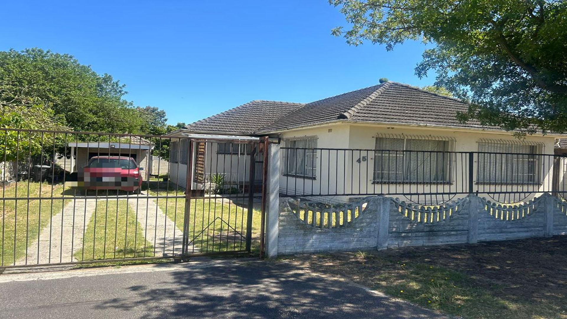 Front View of property in Kraaifontein