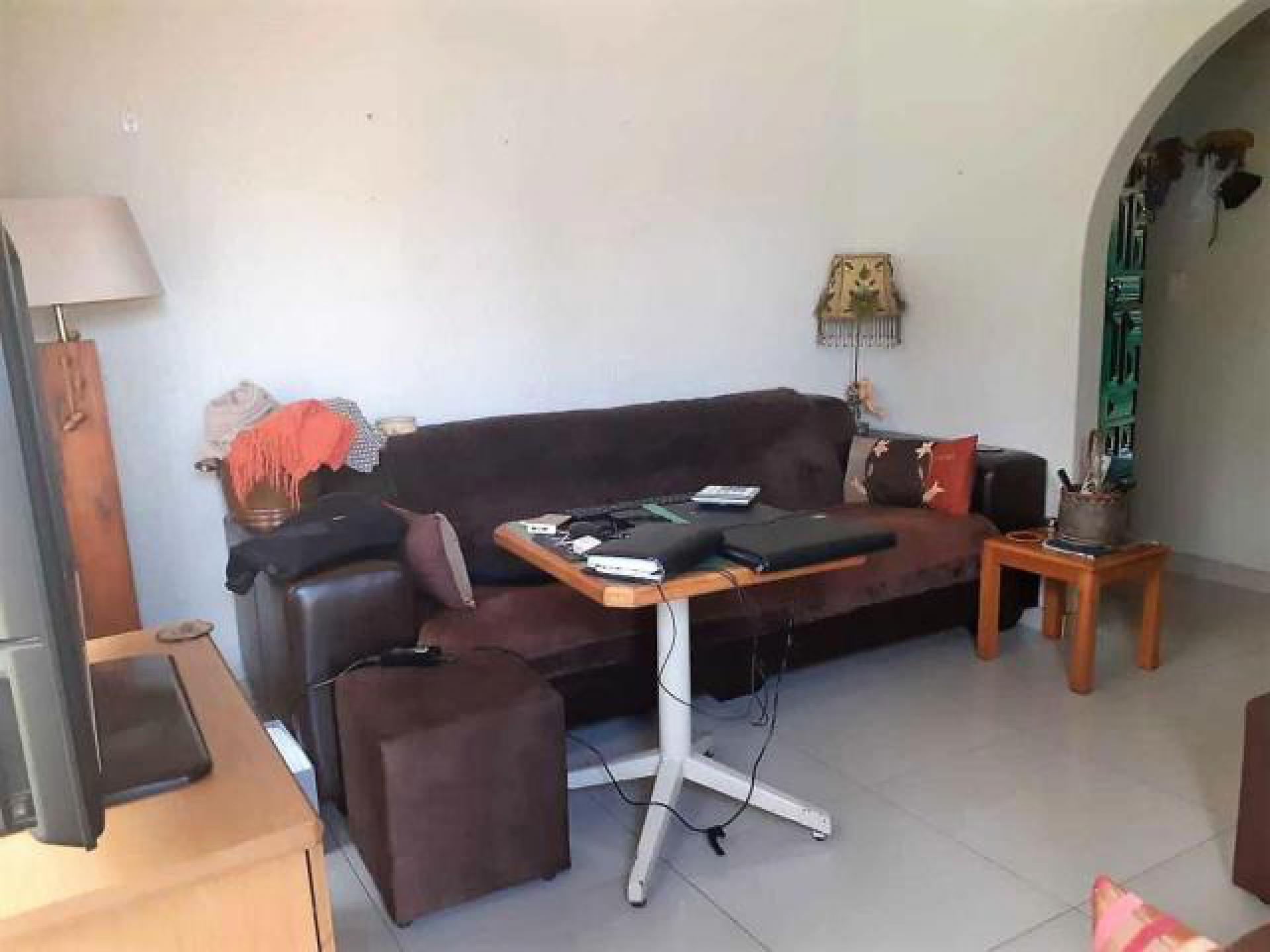 Lounges - 18 square meters of property in Brackenhurst