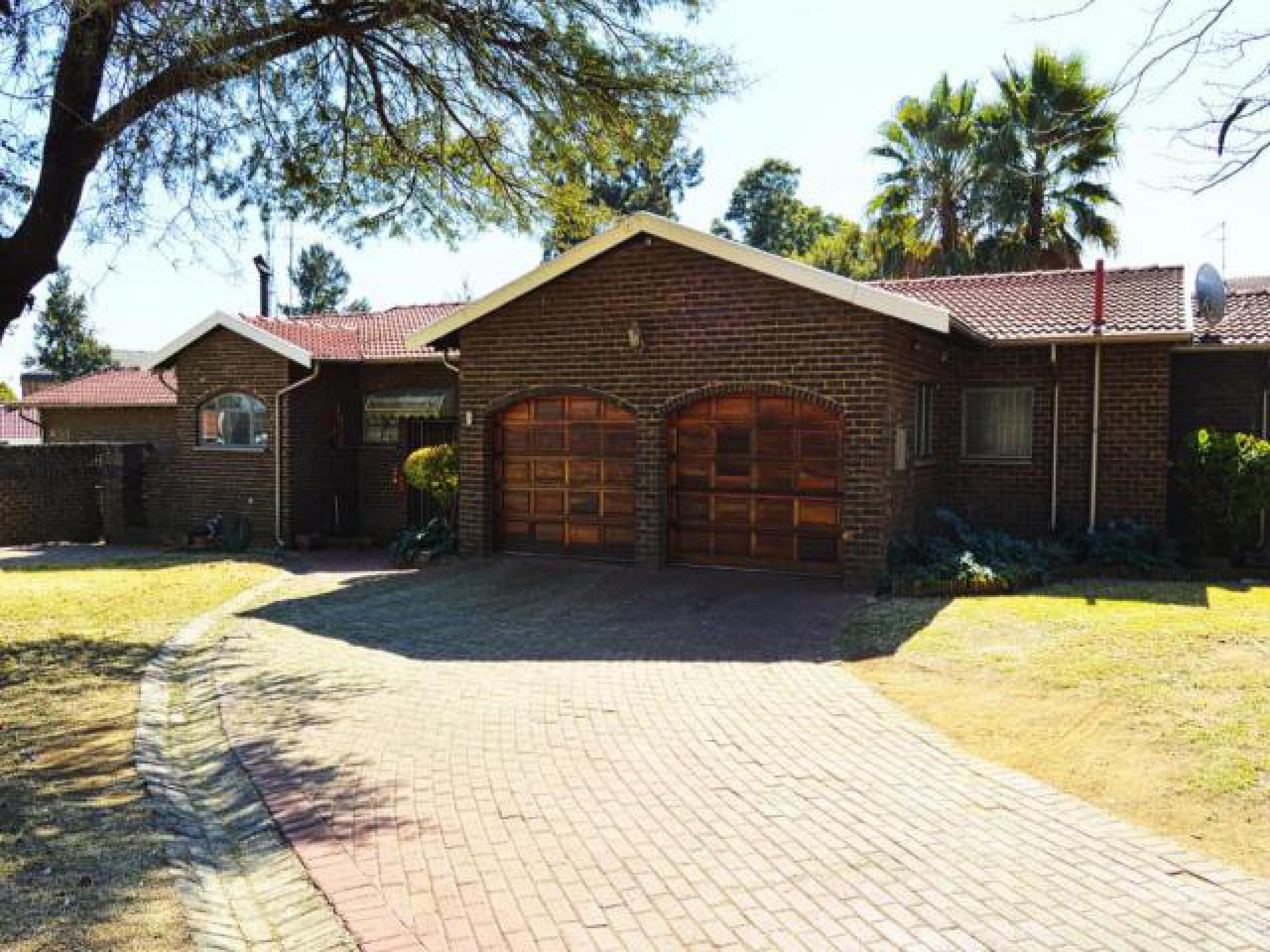 Front View of property in Brackenhurst