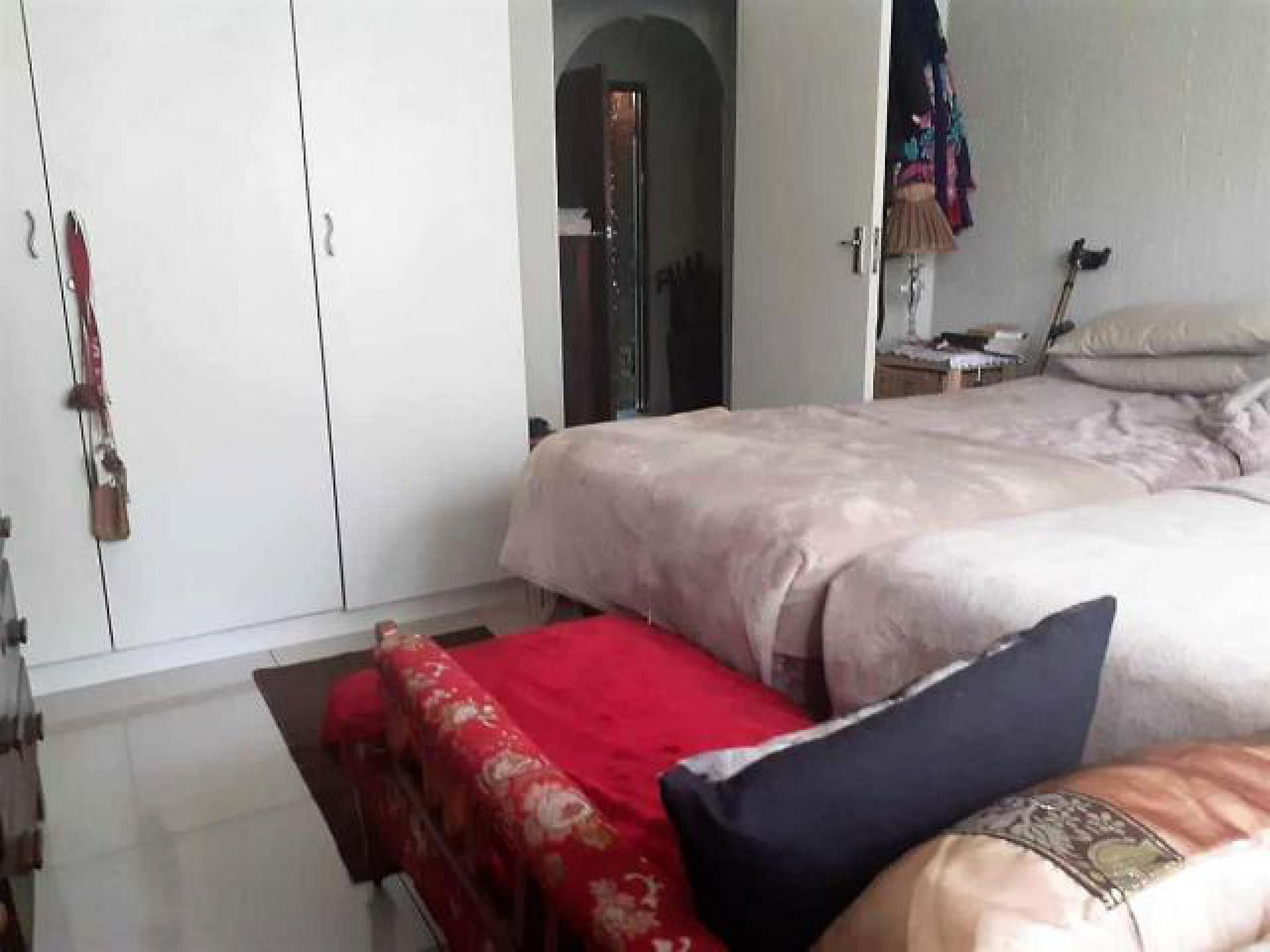 Bed Room 1 - 19 square meters of property in Brackenhurst