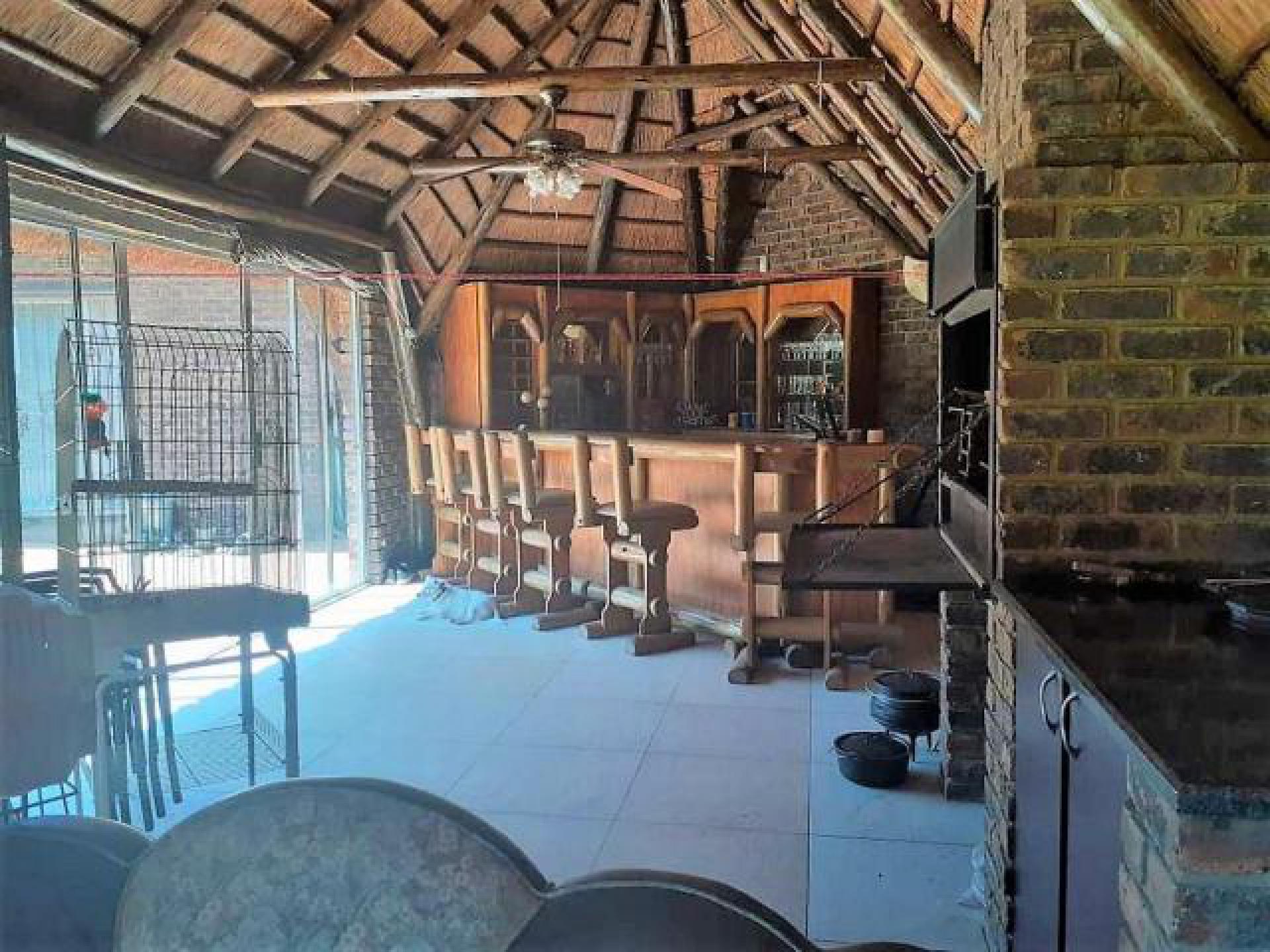 Spaces - 20 square meters of property in Brackenhurst