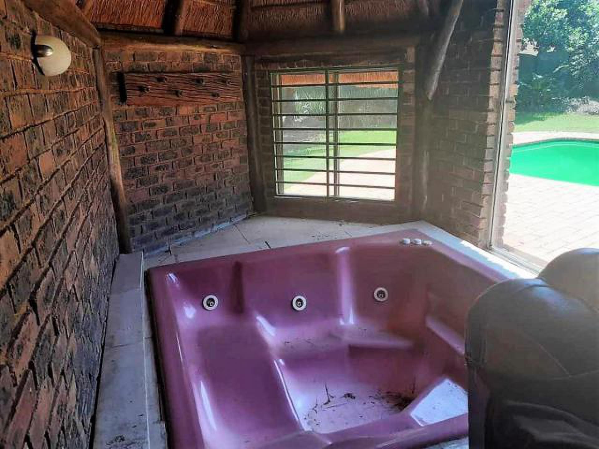 Entertainment - 42 square meters of property in Brackenhurst