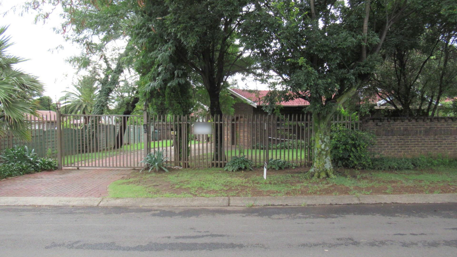 Front View of property in Brackenhurst