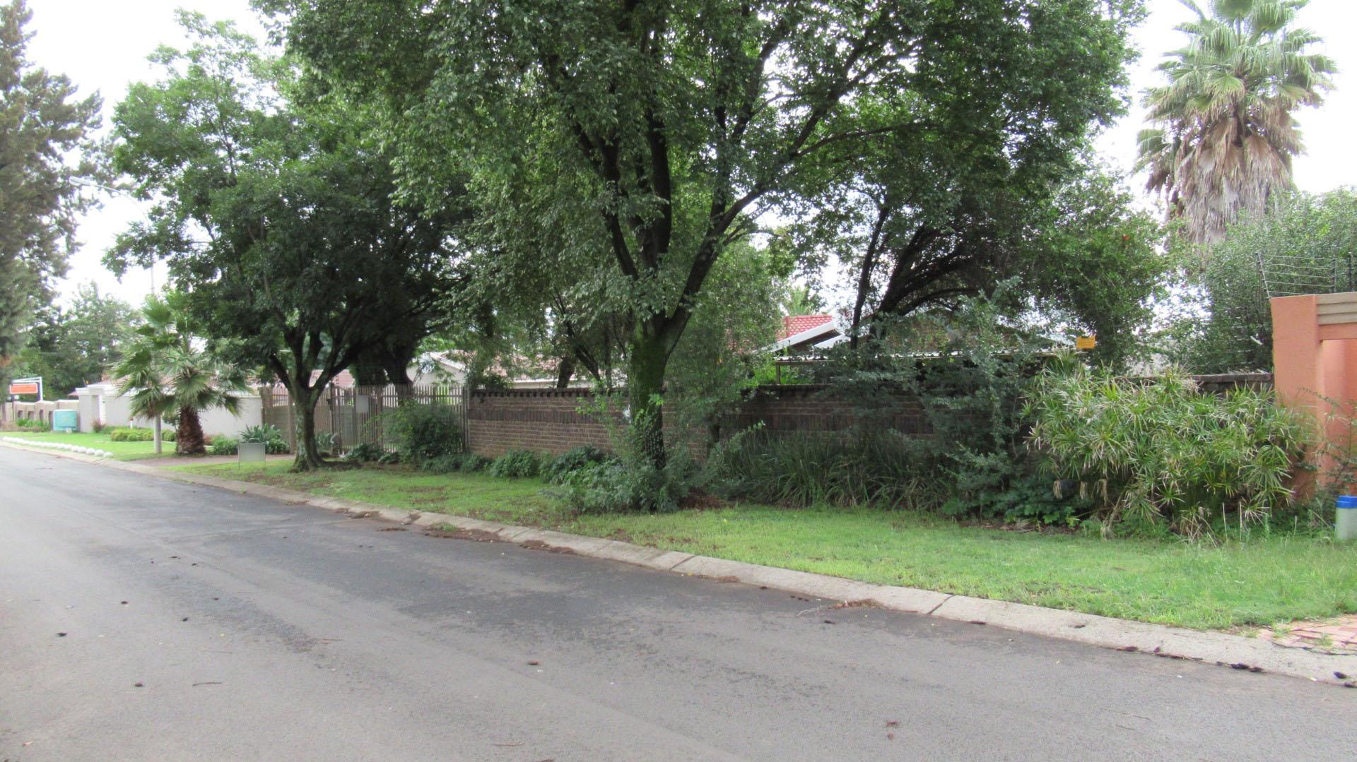 Front View of property in Brackenhurst