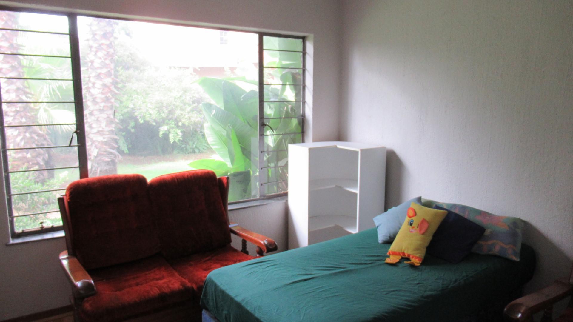 Bed Room 2 - 13 square meters of property in Brackenhurst