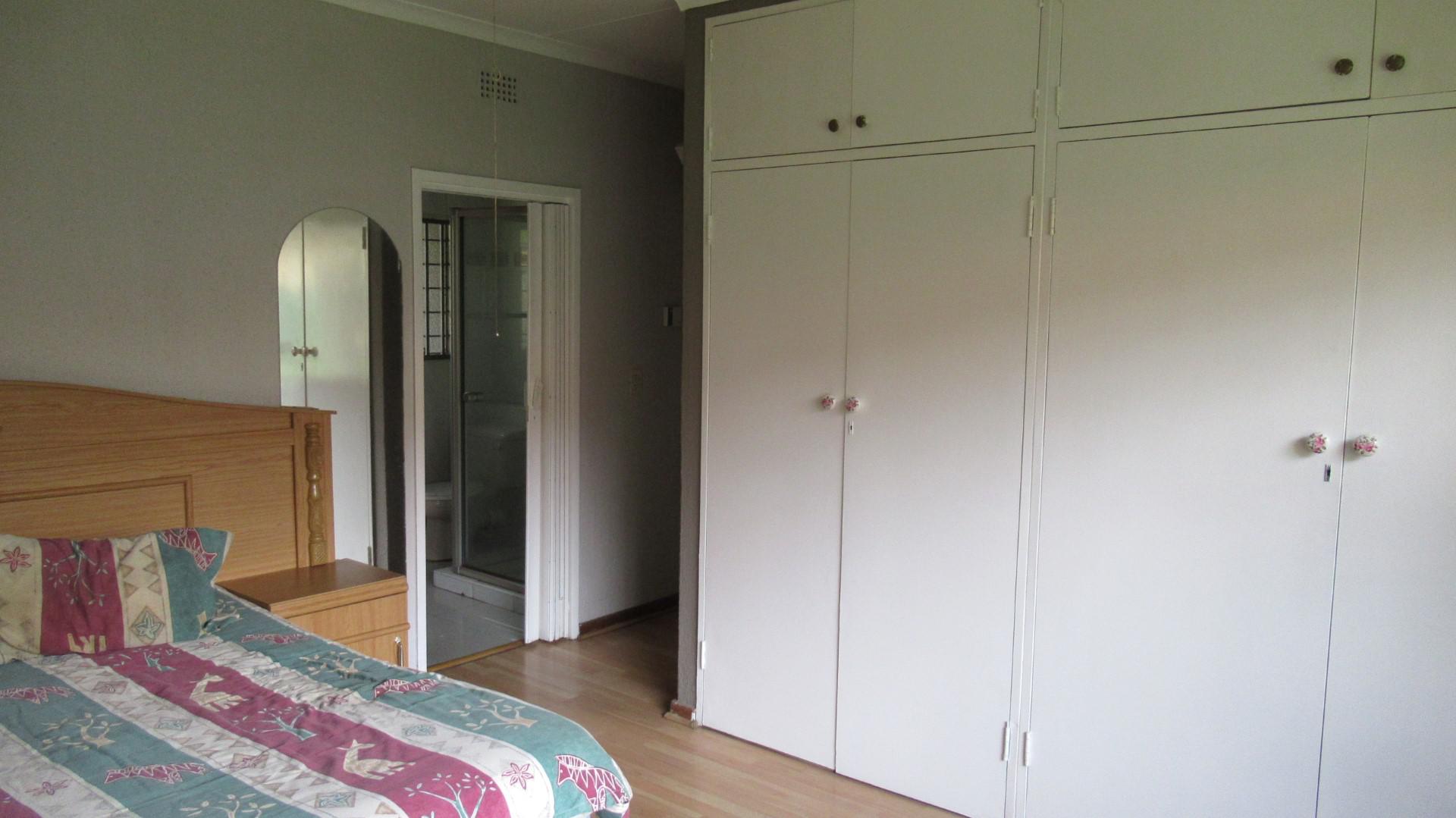 Bed Room 1 - 19 square meters of property in Brackenhurst