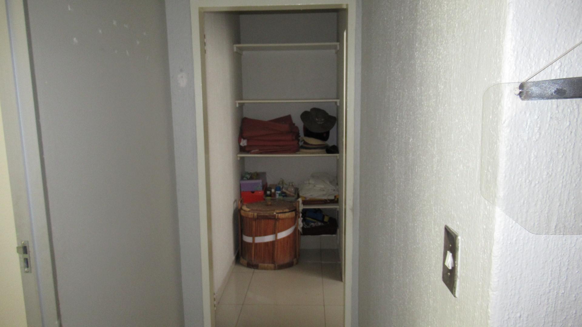 Spaces - 20 square meters of property in Brackenhurst