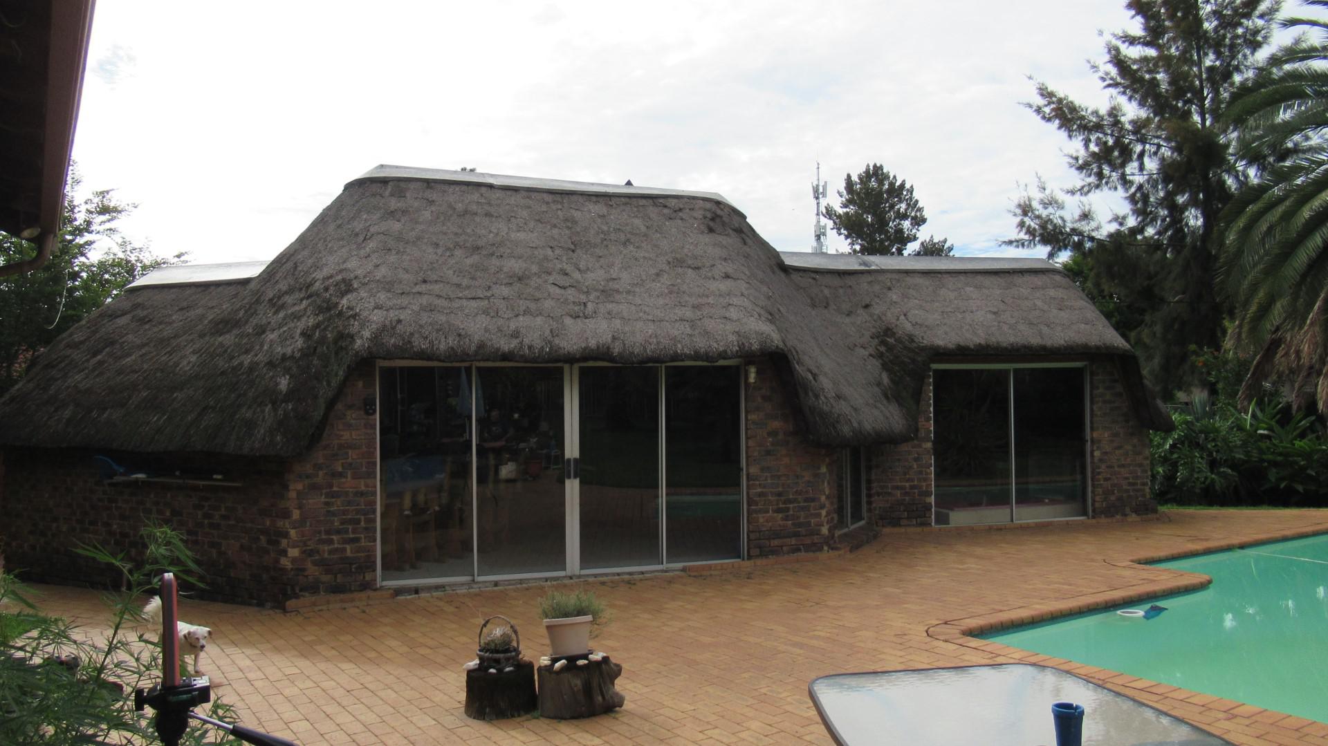 Entertainment - 42 square meters of property in Brackenhurst