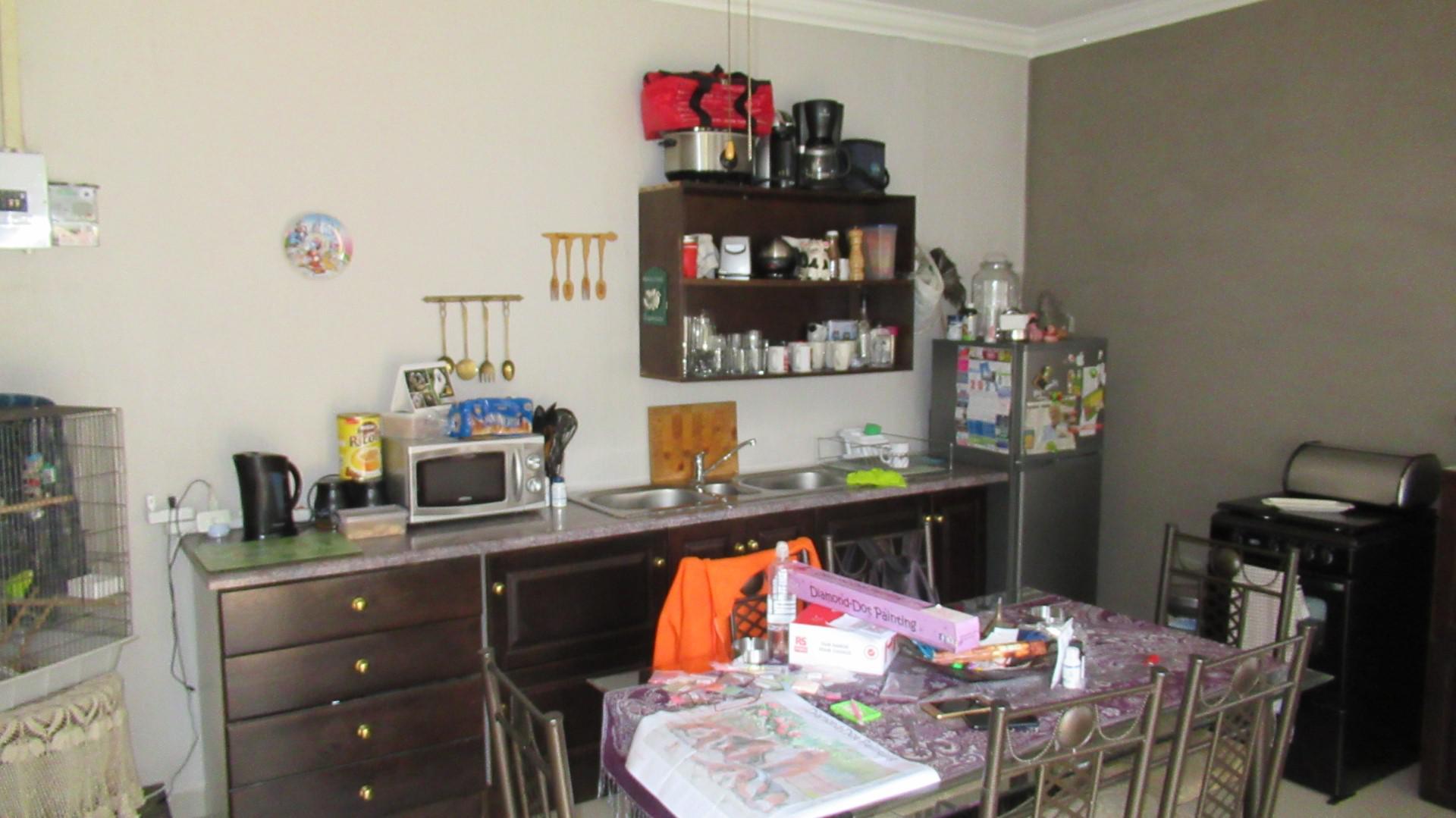Rooms - 73 square meters of property in Brackenhurst