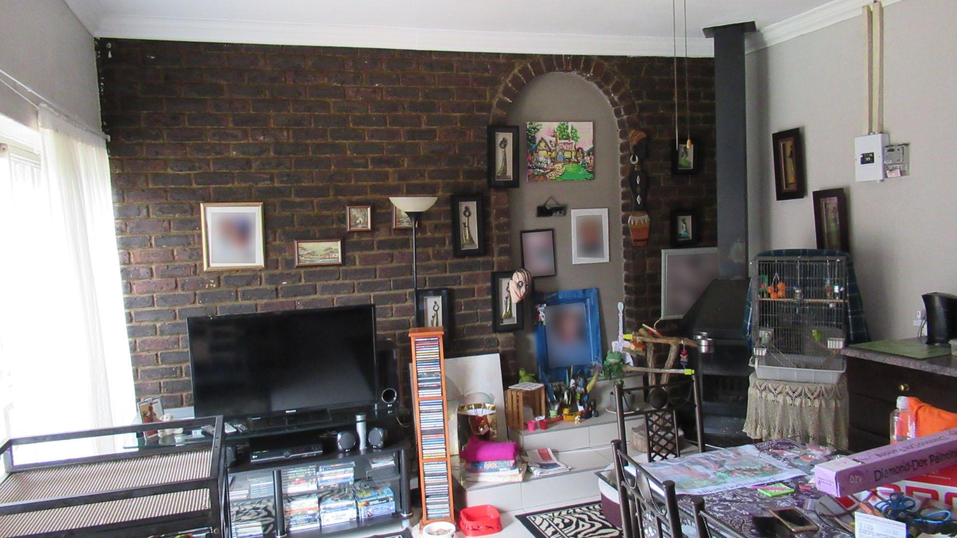 Rooms - 73 square meters of property in Brackenhurst